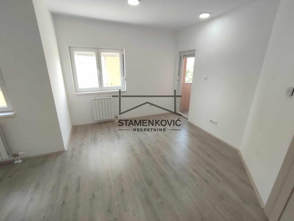 Nov odmah useljiv stan na Novom Naselju ID#6642 122.570 €